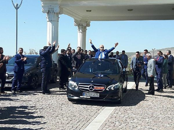 Emekliye ayrılan vali, kentten böyle uğurlandı! - Resim: 4
