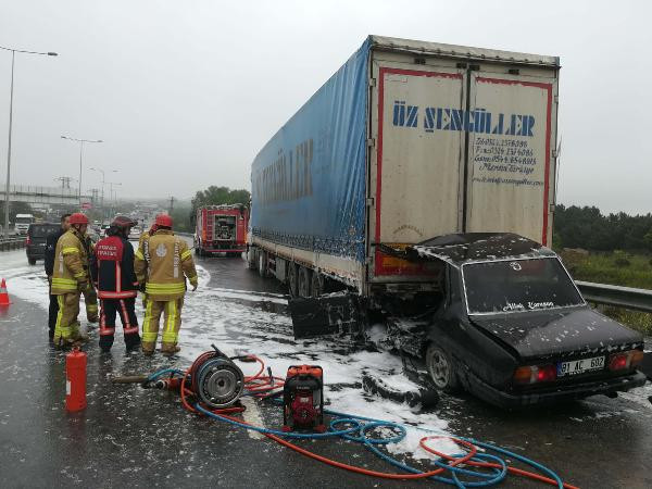 Bunun adı mucize! TIR'ın altına girdi geriye sadece bagaj kaldı - Resim: 3
