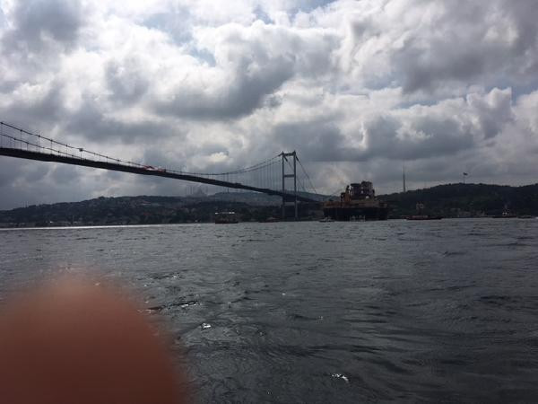 Boğaz'da dev platform alarmı: Ekipler çevresini sardı, seferler iptal! - Resim: 2