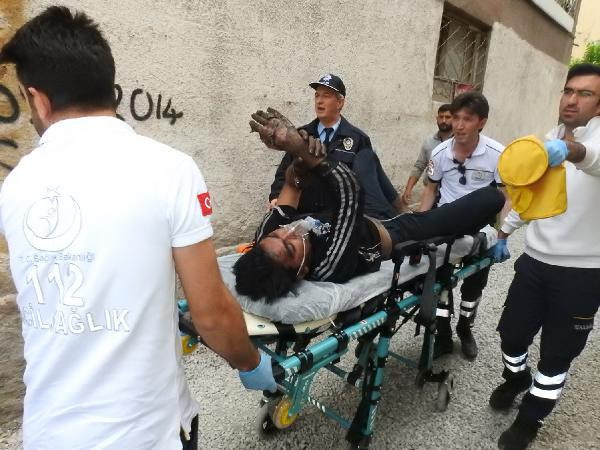 Alevler arasında kalan otoparkçıyı genç kız kurtardı! - Resim: 2