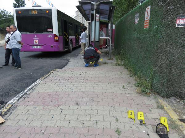 İki sapık dehşet saçtı! Kadın bir anda bağırdı ortalık karıştı - Resim: 1