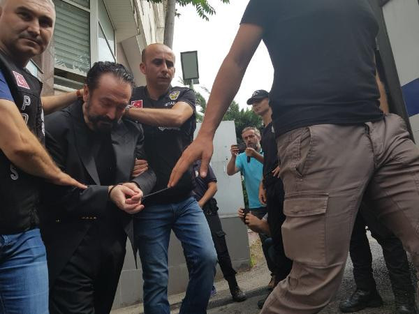 Adliyeye sevk edildiler! İşte Adnan Oktar'ın cevap veremediği soru - Resim: 3