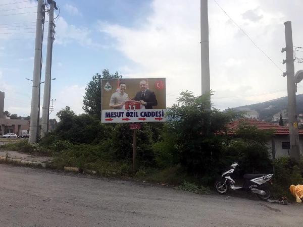 Mesut'un Almanya formalı tabelası değişti yerine gelene bakın! - Resim: 3