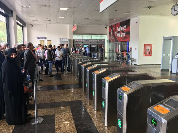Yağmur İstanbul'u felç etti! Metro durdu araçlar sular altında kaldı - Resim: 4
