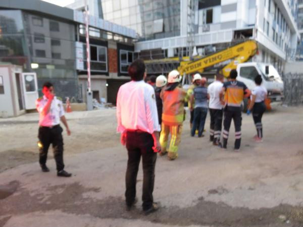 İstanbul'da korku dolu anlar! Vinç halatı kopunca... - Resim: 4