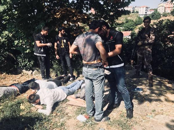Üsküdar'da hareketli dakikalar: Polis suçüstü yakaladı! - Resim: 3