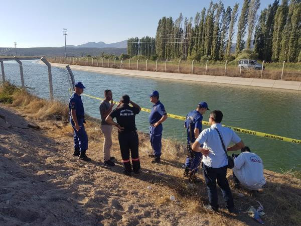 Cenazeden dönen çift kazada yaşamını yitirdi! - Resim: 4