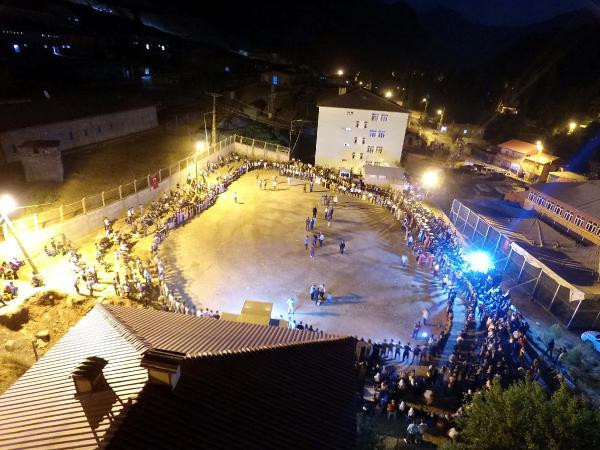 Şırnak'ta aşiret lideri dolar istemedi kızına takılanlara bakın! - Resim: 4