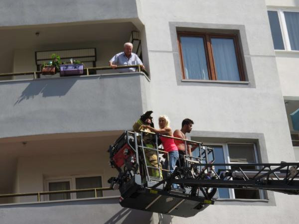 İstanbul'da bu sabah! Korku dolu anlar camlarda balkonlarda beklediler - Resim: 4
