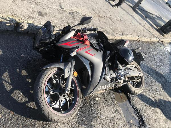 Motosiklet dehşeti: Önce yayaya sonra duraktakilere çarptı! - Resim: 3