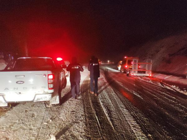 Kayak merkezinde 200 kişi mahsur kaldı - Resim: 4