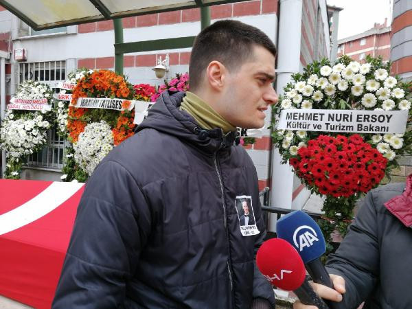 Yalçın Menteş son yolculuğuna uğurlandı! Oğlundan yürek yakan sözler - Resim: 3