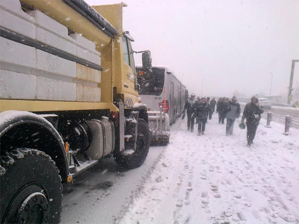 İstanbul'da kar yağdı böyle oldu - Resim: 2