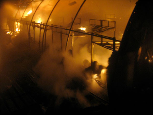 Çadır yangınında dehşet fotoğraflar - Resim: 3