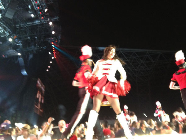 Madonna konserindeki peçeli kadın - Resim: 4