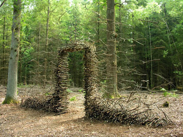 Yer çekimine meydan okuyor - Resim: 4