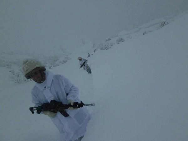 Çukurca'da karlar altında terör operasyonu - Resim: 3