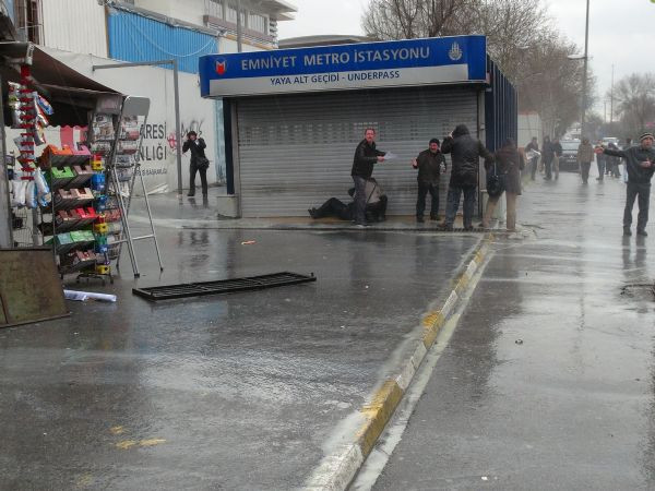 Emniyet önünde eyleme polis müdahalesi - Resim: 2