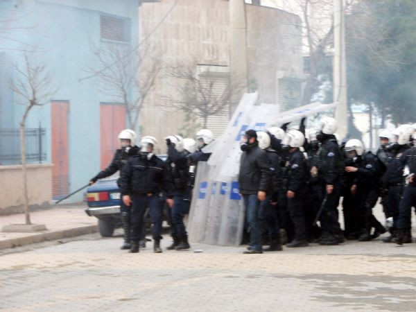 BDP'lilerin etkinliğinde olay çıktı - Resim: 2