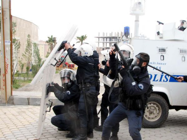 BDP'lilerin etkinliğinde olay çıktı - Resim: 3