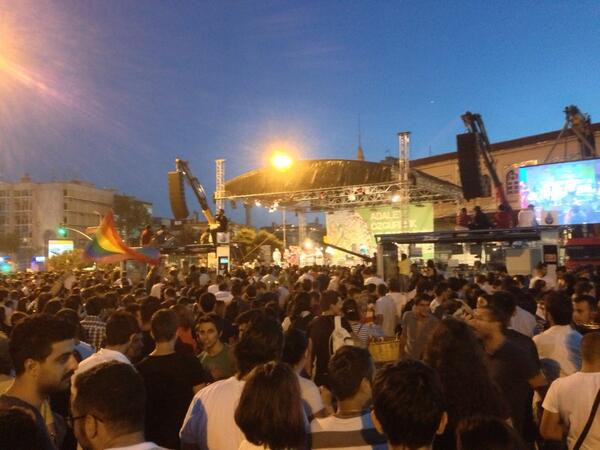 Müzikle başlayan etkinlik gazla bitti - Resim: 2