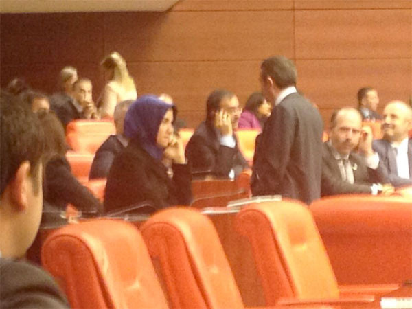 Türbanlı vekil Meclis'e geldi - Resim: 1