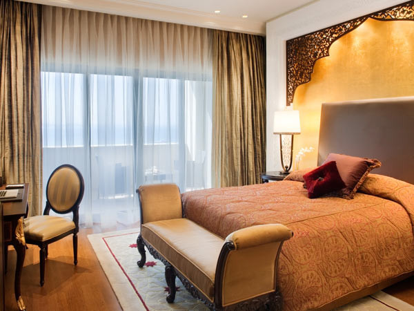 Savcı Öz'ün Dubai'de tatil yaptığı Jumeirah Zabeel Saray Otel - Resim: 4