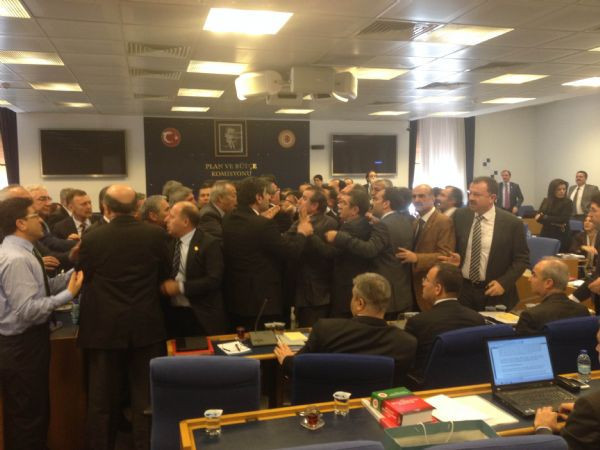 Zeyid Aslan'dan uçan tekme - Resim: 3