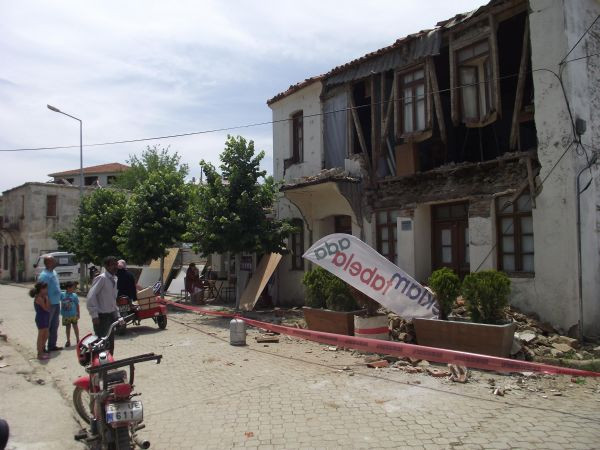 Ege ve Marmara'da korkutan deprem - Resim: 1