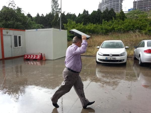İstanbul'da şiddetli dolu yağışı - Resim: 1