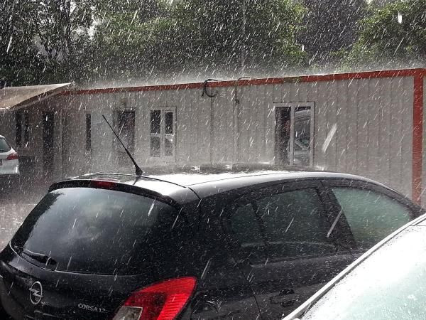 İstanbul'da şiddetli dolu yağışı - Resim: 2