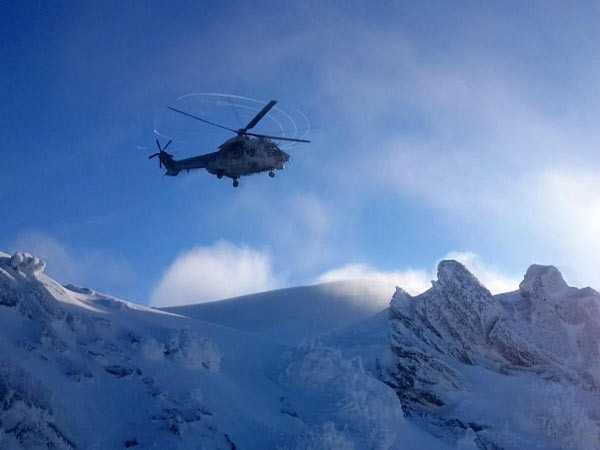 Mahsur kalan dağcıların kurtarılma anı - Resim: 3