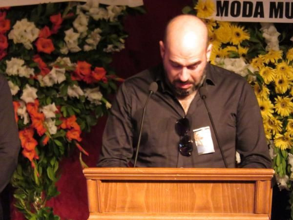 Enis Fosforoğlu'nun cenazesinde Hamdi Alkan ve eşinden skandal kare - Resim: 2