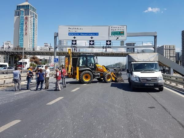 D-100'de çökme: Ankara yönü trafiğe kapatıldı - Resim: 1