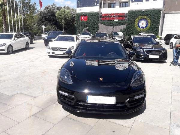 Emniyet'in önü lüks araç galerisine döndü! Değeri tam 40 milyonu buluyor - Resim: 1