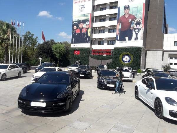 Emniyet'in önü lüks araç galerisine döndü! Değeri tam 40 milyonu buluyor - Resim: 4