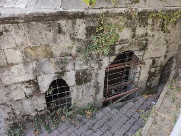 Esenler'de 400 yıllık tarihi su sebili çöplüğe döndü - Resim: 1