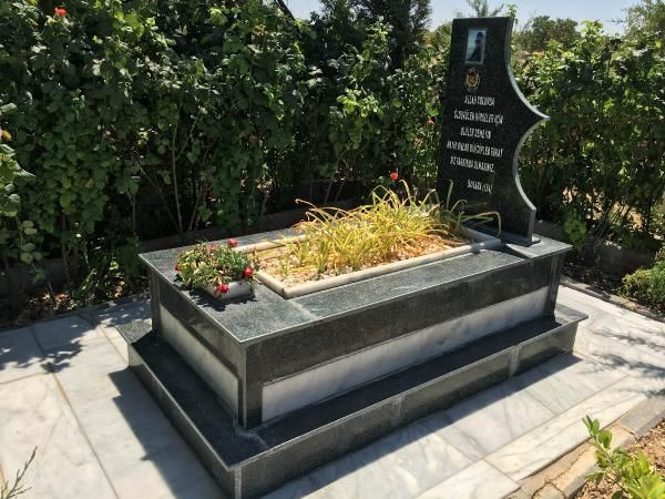 Pes dedirten hırsızlık olayı! 15 Temmuz şehidinin mezarındaki demir korkulukları çaldılar - Resim: 1