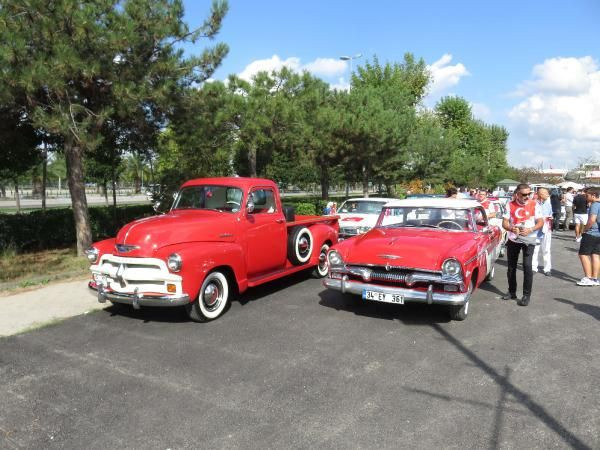 İstanbul'da klasik otomobil tutkunları 30 Ağustos için yollarda - Resim: 4