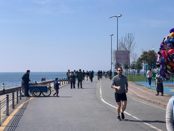 İstanbullular evde kalmadı kendine dışarı attı Caddebostan ve Bebek sahili doldu taştı - Resim: 3