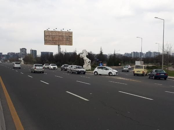 Ankara'da koronavirüs denetiminden böyle kaçtılar onlarca araç trafikte ters yöne girdi - Resim: 4