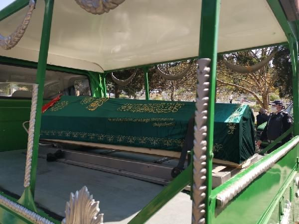 Ünlü modacı Nur Yerlitaş'ın cenazesi defnedildi Sibel Can detayı dikkat çekti - Resim: 4