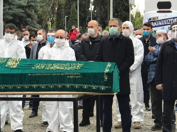Koronavirüs nedeniyle hayatını kaybeden Ömer Döngeloğlu son yolculuğuna uğurlandı - Resim: 4