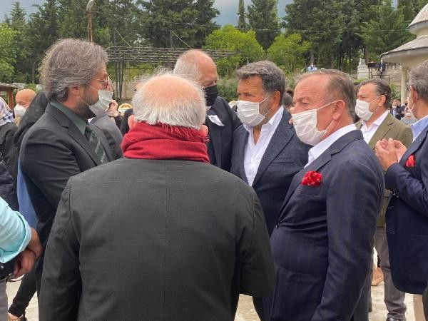 Süleyman Toplusoy son yolculuğuna uğurlandı Cenazeye Ali Ağaoğlu da katıldı - Resim: 2