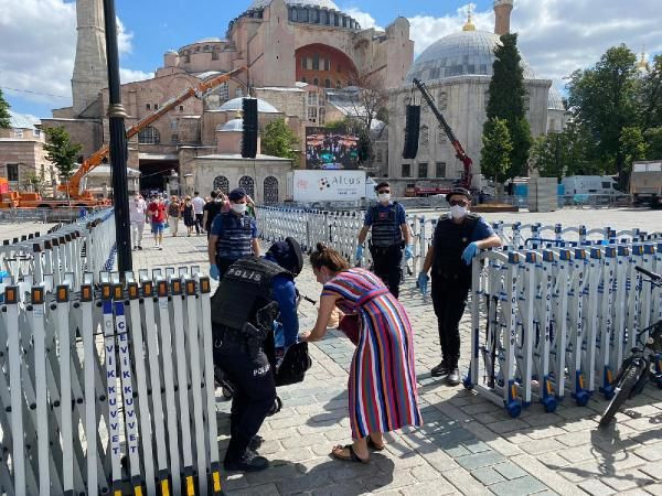 Ayasofya Camii ibadete açıldığının ikinci günü ziyaretçi akınına uğradı - Resim: 4
