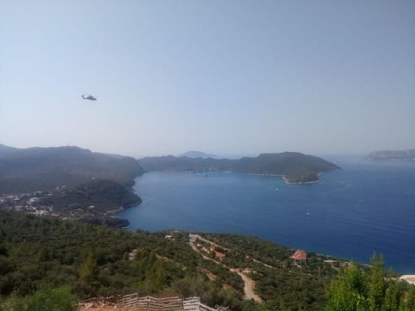 Ege'de yüksek tansiyon! Türk hücumbotu Kaş'a, Yunan hücumbotu Meis Adası'na yanaştı - Resim: 1