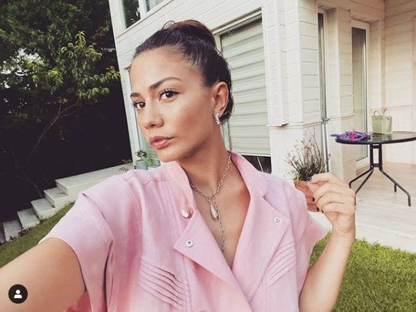 Demet Özdemir'i dünyaca ünlü şarkıcı Ricky Martin takibe aldı boş çevrilmedi - Resim: 4