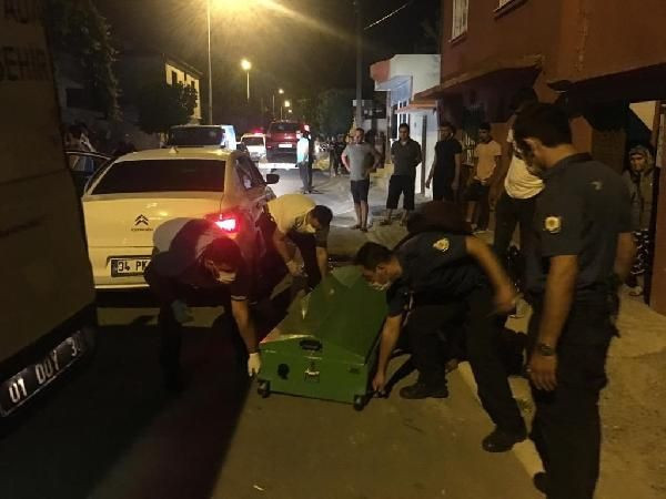 Adana'da korkunç infaz! 2 kişiyi otomobilde, bir kişiyi ambulansta öldürdüler - Resim: 1