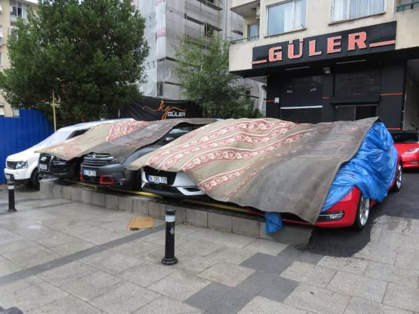 Kadıköy'de galericilerden kilimli, paspaslı dolu önlemi - Resim: 3