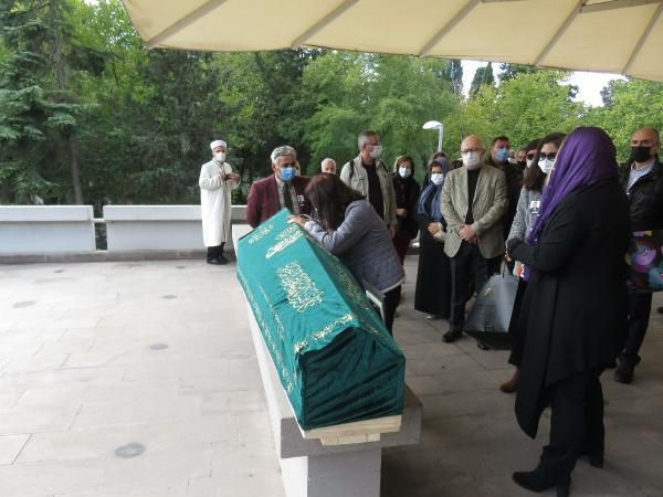 Ahmet Uz'un cenazesinde büyük ayıp! Sadece bir ünlü oyuncu törene katıldı - Resim: 4